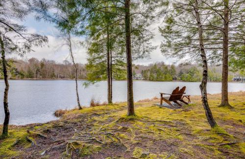 Blakeslee House | Lakefront Poconos Cabin with Deck and Game Room