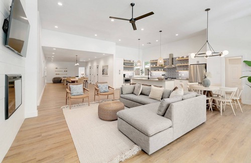 Buchanan Dam House | Lakefront Pool, Fire Pit, + 2 Story Dock on LBJ!