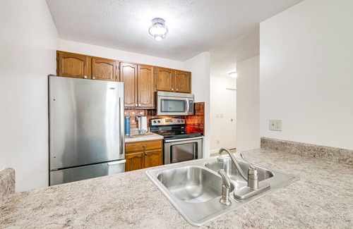 Port Clinton Condo | Lakefront Port Clinton Condo w/Boat Dock & Slip!