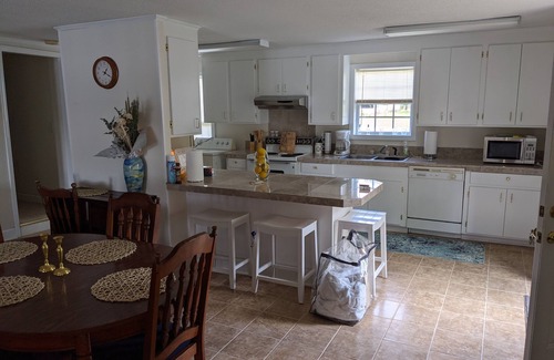 Manning House | Lakefront, private dock, boat access