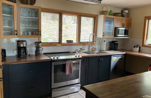 Lake Harmony House | LAKEFRONT REFUGE TO ENJOY NATURE'S SERENITY