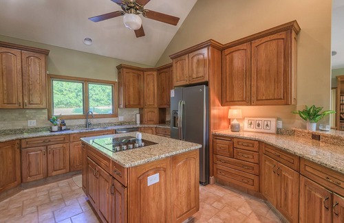 Troutman House | -Lakefront Relaxing Retreat-
