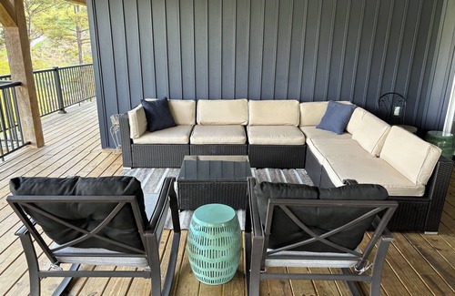 La Follette House | Lakefront-renovated,Dock and boat slip, No-wake zone, Fire pit, Fiber-optic WiFi