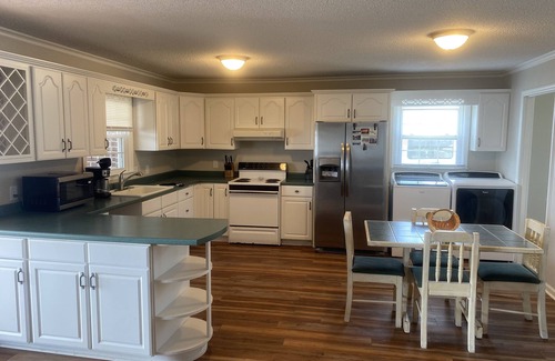 Manning House | Lakefront Retreat At Randolphs Landing