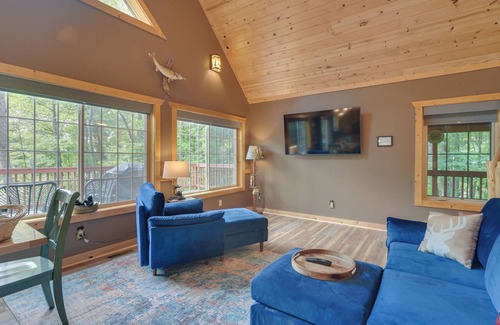 Brill Cabin | Lakefront Retreat: Deck, Grill & Private Dock!
