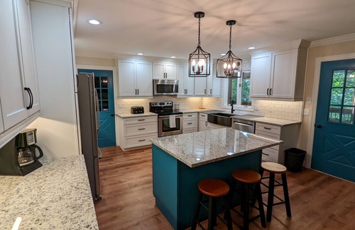 Townville House | Lakefront Retreat - family friendly with easy access to I-85!