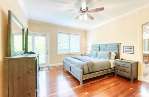 Bella Vista House | Lakefront Retreat - Near Trails & Family Fun