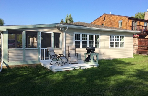 Fancher Cottage | Lakefront Retreat- on Lake Ontario
