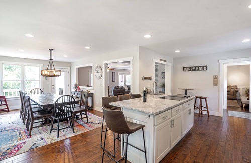 Buford House | Lakefront Retreat, Private Dock, Kayak, 3 Decks, Bar/Game Rm, Deep Water Cove