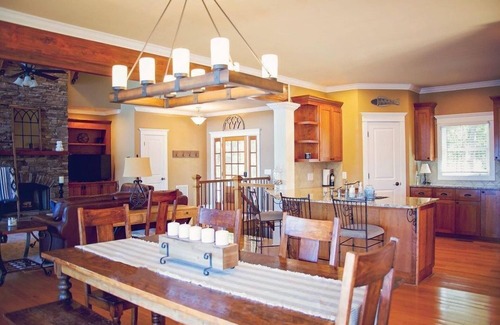 Eatonton House | Lakefront Retreat w/Big Water Views, Private Dock, & Fire Pit!