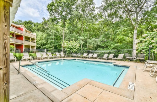 Hartwell House | Lakefront Retreat w/ Pool & Game Room near Downtown