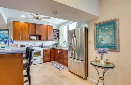 Columbia Apartment | Lakefront Retreat w/Sunroom & Patio!