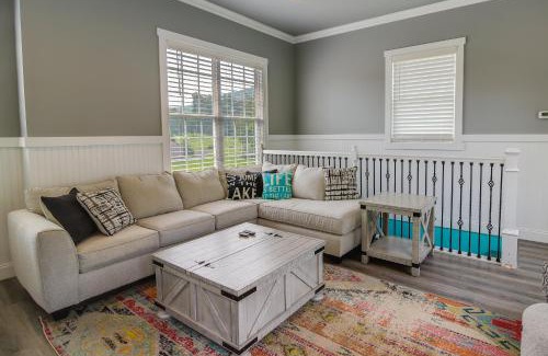 Clairfield House | Lakefront Sharps Chapel Retreat with Boat Dock!