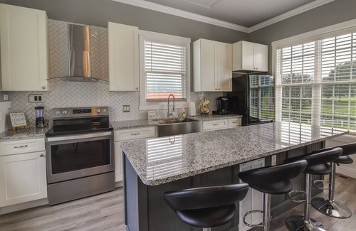 Clairfield House | Lakefront Sharps Chapel Retreat w/Boat Dock!