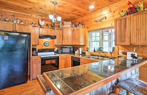 Fair Play Cabin | Lakefront South Carolina Abode w/Deck & Boat Dock