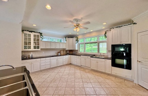 Loudon House | Lakefront Southern Charmer in Tellico Village