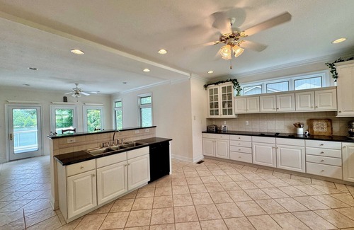 Loudon House | Lakefront Southern Charmer in Tellico Village