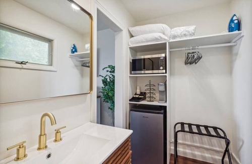 Petoskey Condo | Lakefront Sunset View King Suite