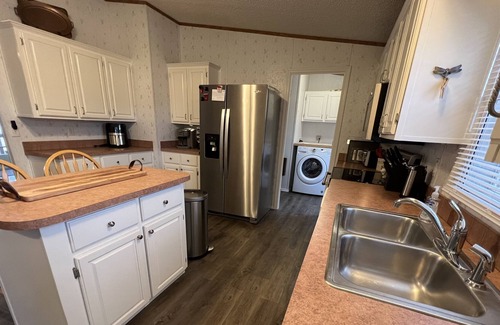 Kingston Cabin | Lakefront SunsetCove@Cardinal Cove Texoma