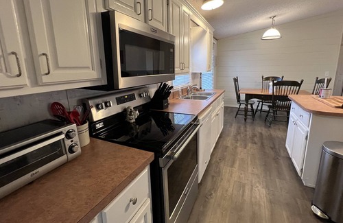 Kingston Cabin | Lakefront SunsetCove@Cardinal Cove Texoma