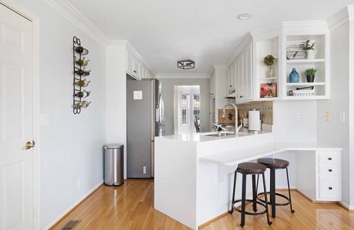 Gallatin House | Lakefront, Swimming pool family home minutes from downtown Nashville