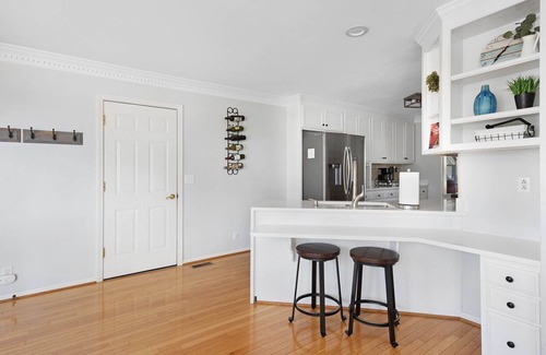 Gallatin House | Lakefront, Swimming pool family home minutes from downtown Nashville
