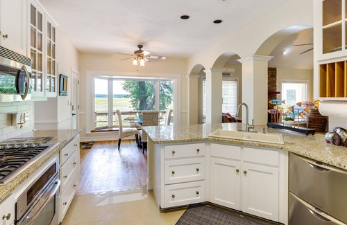 Killearn Lakes House | Lakefront Tallahassee Vacation Home w/ Gas Grill!