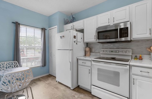 Sabal Harbour House | ⚓Lakefront townhome w/backyard paradise and amazing community amenities!⚓🐕🌅