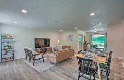 Townville House | Lakefront Townville Gem with Boat Dock and Kayaks