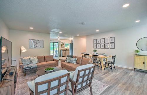 Townville House | Lakefront Townville Gem with Boat Dock and Kayaks