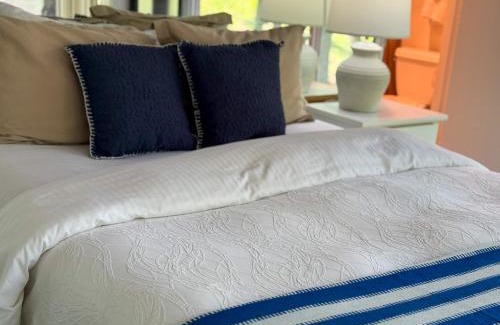 Village of Four Seasons House | Lakefront Treetop Village 2bed3bapools-6pp