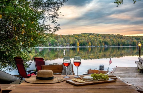 Hamlin House | Lakefront Vibe - Motorboat, Kayaks, Fire Pit, Dock