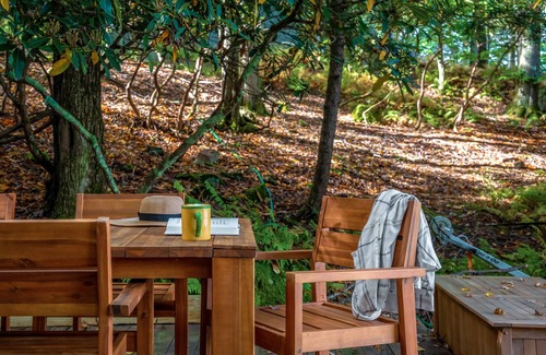 Hamlin House | Lakefront Vibe - Motorboat, Kayaks, Fire Pit, Dock