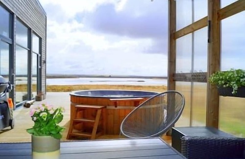 Laugarvatn House | -Lakefront Villa-