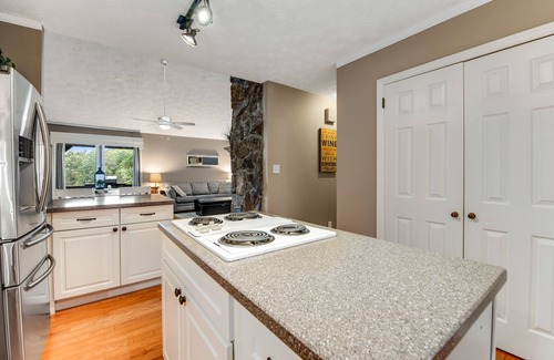 Jefferson City House | Lakefront w/free attract tickets, covered porches, outdoor fire pit, Dog Friend