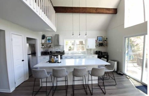 Locust Grove House | Lakefront w/ large yard and private dock in amenity-rich Lake of the Woods, VA