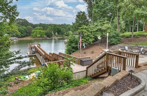 Sherrills Ford House | Lakefront w Private Dock Hot Tub Pontoon Rental Butler Bliss by AvantStay
