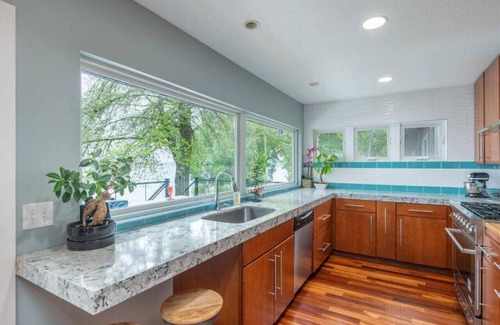 Waconia House | Lakefront Waconia -Sleeps 9, 4 bedrooms, 2 bath, dock, 2 fireplaces, pets ok,
