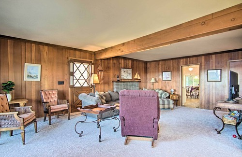 Whitehall Cottage | Lakefront Whitehall Home w/ Boat Slip & Deck!
