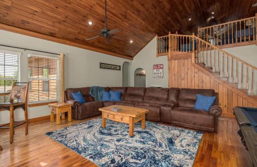 Dandridge House | Lakefront with 3 King Beds, Pool Table, Arcade Barrel