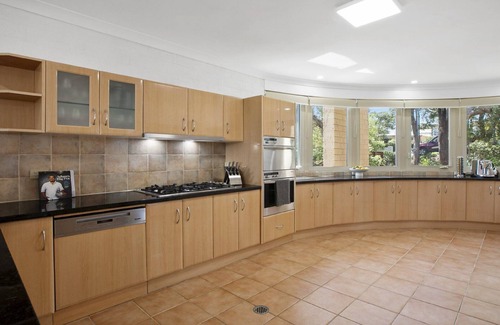 Wamberal House | Lakefront with room for all the family