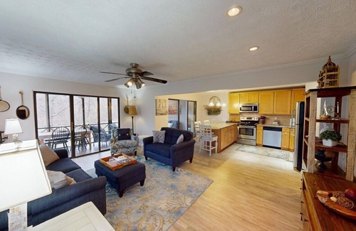 Sloans Valley House | Lakefront Woodson Bend 97-1