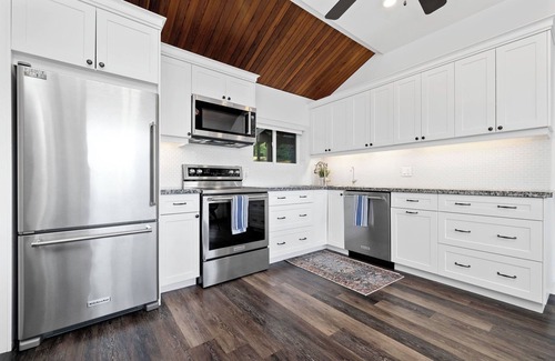 Bracebridge House | LakeHouse of The Rising Sun