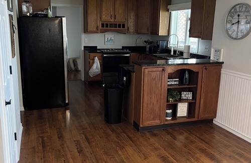 Paw Paw House | Lakehouse Retreat: 5 Bedrooms, Sleeps 22