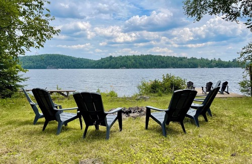 Dysart et al Cabin | LakeKabin - Waterfront Private Cottage/HotTub,Kayaks,Canoe,BBQ