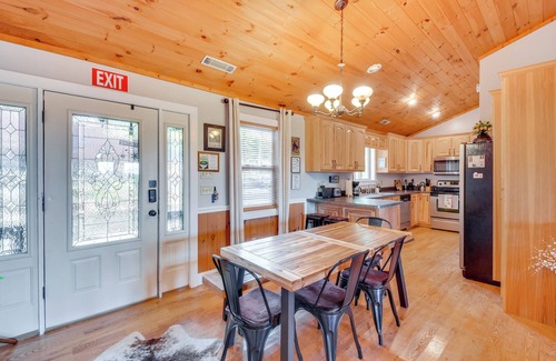 Wiley Cabin | Lakemont Mountain Cabin w/Game Room & Hot Tub!