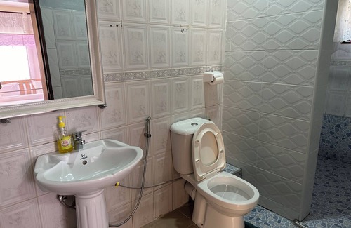 Entebbe Bed & Breakfast | lakeshore bed ad breakfast