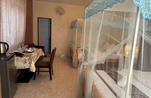 Entebbe Bed & Breakfast | lakeshore bed ad breakfast