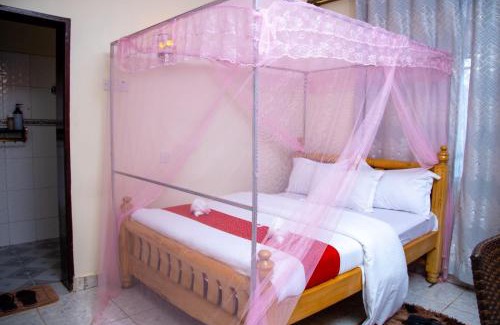 Entebbe Hotel | Lakeshore Bed and Breakfast