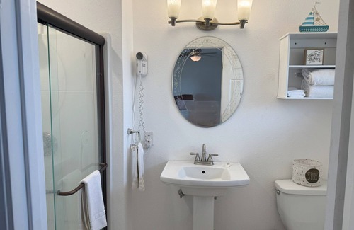 Wofford Heights Hotel | Lakeshore Lodge